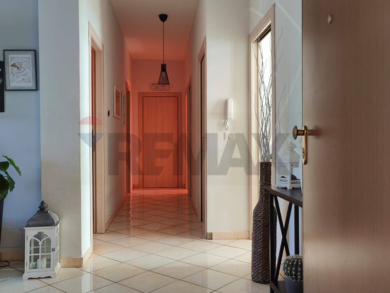 Appartamento in Vendita a Camporotondo Etneo, 99'000&euro;, 119 m²