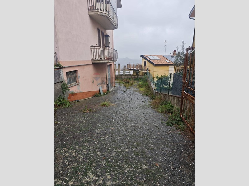 Quadrilocale in Vendita a Castiglione di Sicilia, 73'000&euro;, 109 m²