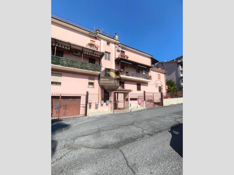 Trilocale in Vendita a Roma, 199'000&euro;, 100 m²