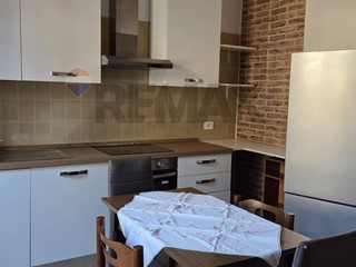 Bilocale in Affitto a Viggiù, 470&euro;, 53 m²