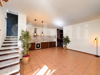 Quadrilocale in Vendita a Monte di Procida, 339'000&euro;, 90 m², arredato, con Box