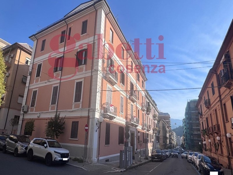 Appartamento in Vendita a Cosenza, 200 m²