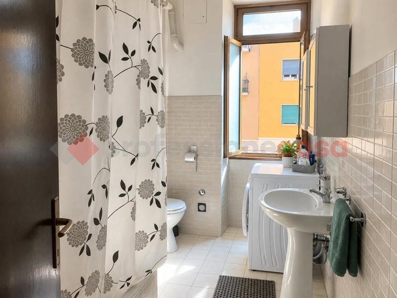 Bilocale in Vendita a Roma, 195'000&euro;, 65 m²