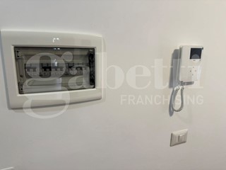 Trilocale in Vendita a Roma, 235'000&euro;, 63 m²