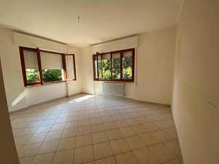 Quadrilocale in Affitto a Sarzana, zona Sarzanello, 800&euro;, 80 m², con Box