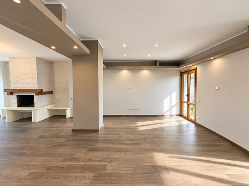 Appartamento in Vendita a Roma, 495'000&euro;, 181 m²