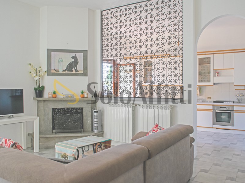 Trilocale in Affitto a Meda, 1'200&euro;, 100 m², arredato, con Box
