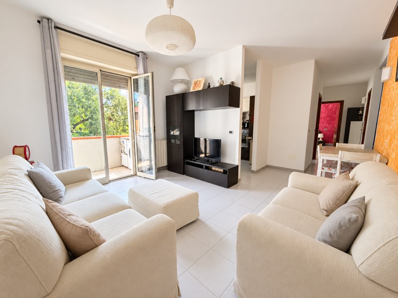 Quadrilocale in Vendita a Santo Stefano di Magra, 165'000&euro;, 95 m², con Box