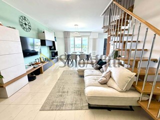 Trilocale in Affitto a Roseto degli Abruzzi, 630&euro;, 100 m²