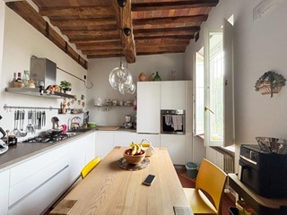 Appartamento in Vendita a Lucca, zona San Concordio Contrada, 255'000&euro;, 122 m², arredato