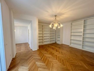 Appartamento in Vendita a Siena, 530'000&euro;, 119 m²