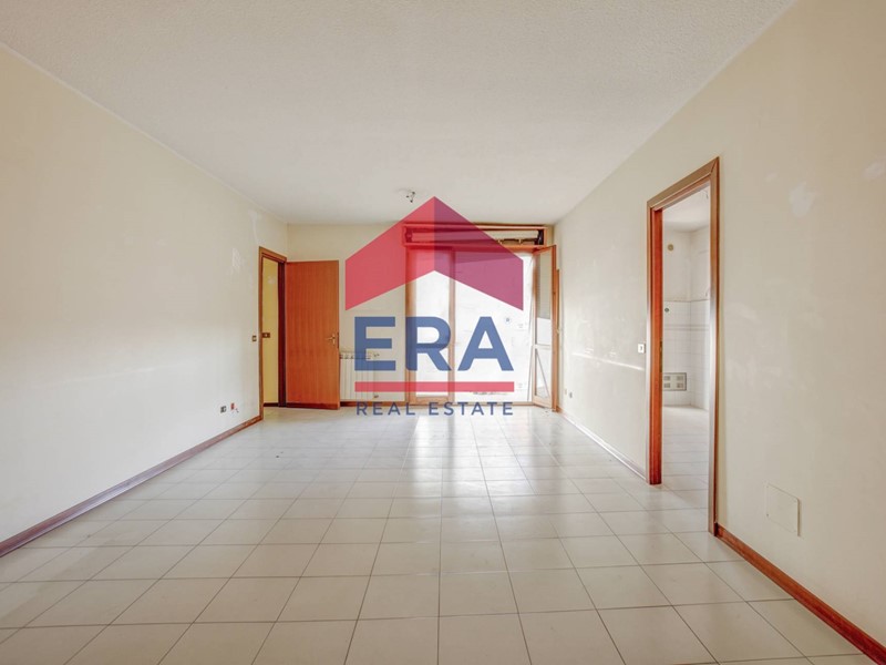 Trilocale in Vendita a Pomezia, 175'000&euro;, 101 m²