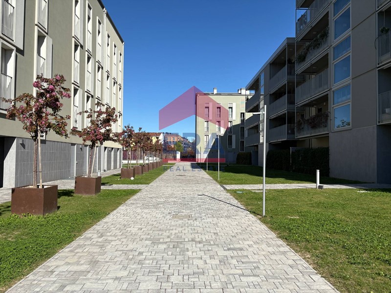 Trilocale in Affitto a Milano, 2'400&euro;, 100 m²