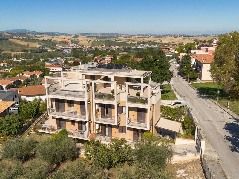 Appartamento in Vendita a Serra de' Conti, 179'000&euro;, 145 m²