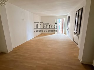 Attico in Affitto a Treviso, 2'000&euro;, 140 m²