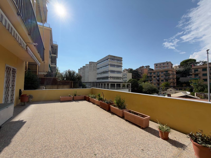 Appartamento in Affitto a Genova, 1'200&euro;, 120 m²