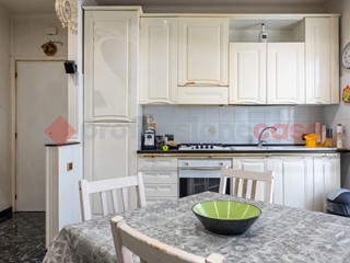 Trilocale in Vendita a Roma, 139'000&euro;, 66 m²