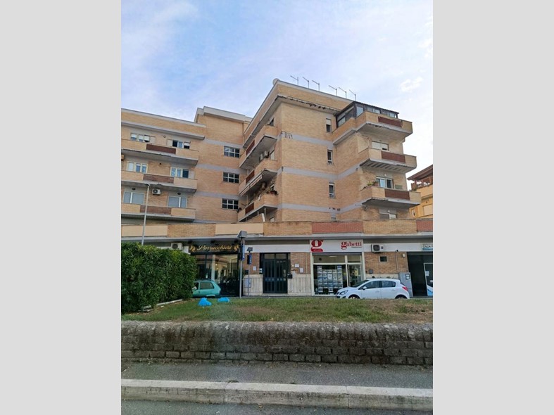 Quadrilocale in Vendita a Fiumicino, 199'000&euro;, 107 m²