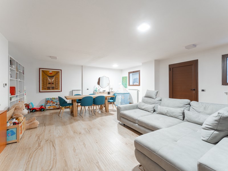 Bilocale in Vendita a Milano, 335'000&euro;, 75 m², arredato