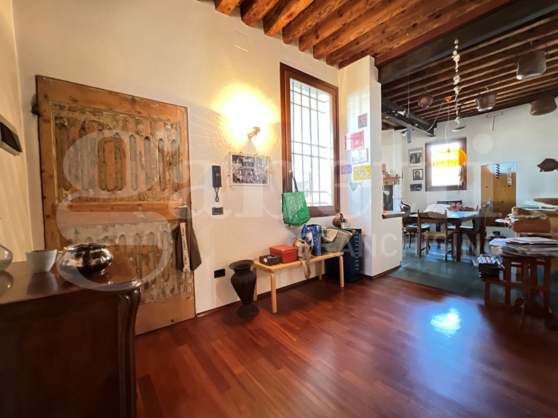 Quadrilocale in Vendita a Piove di Sacco, 240'000&euro;, 164 m², arredato, con Box