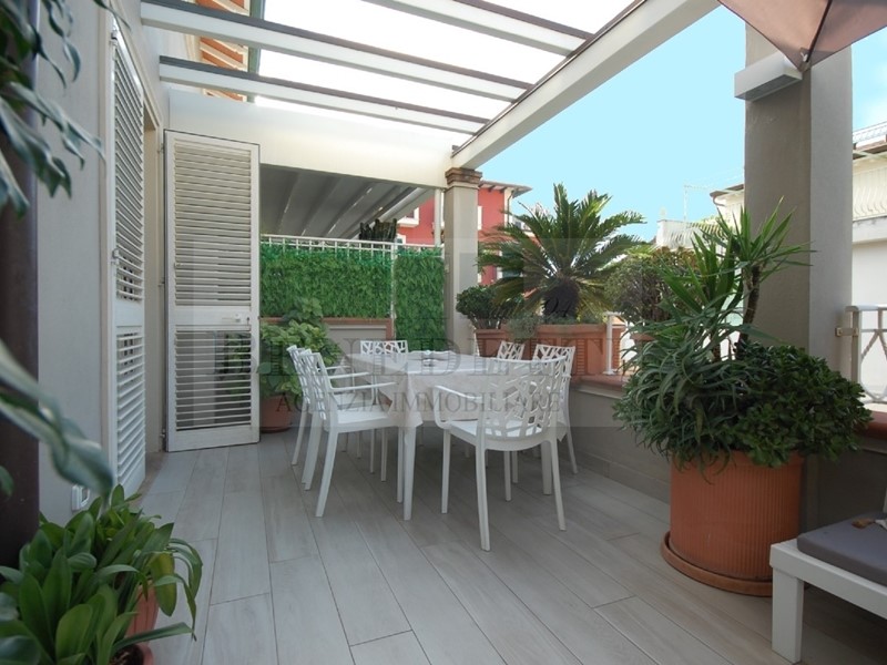 Appartamento in Vendita a Pietrasanta, zona Marina Di Pietrasanta, 720'000&euro;, 90 m²