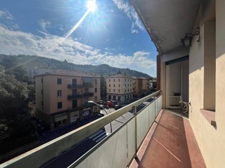 Quadrilocale in Vendita a Bologna, 990&euro;, 97 m²