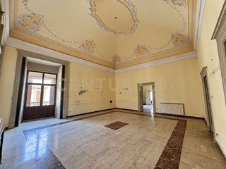 Appartamento in Vendita a Catania, 550'000&euro;, 950 m²