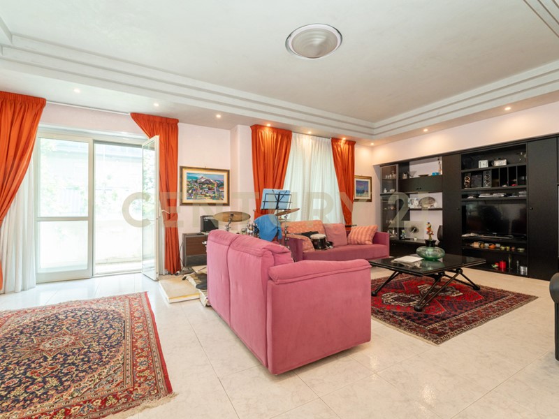 Quadrilocale in Vendita a Catania, 263'000&euro;, 120 m², con Box