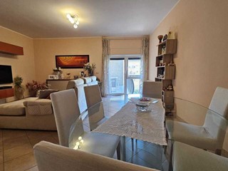 Quadrilocale in Vendita a L'Aquila, 240'000&euro;, 162 m²
