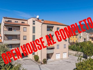 Appartamento in Vendita a Vicopisano, zona Caprona, 135'000&euro;, 114 m², con Box