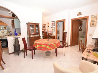 Trilocale in Vendita a Colle di Val D'Elsa, 155'000&euro;, 92 m², arredato