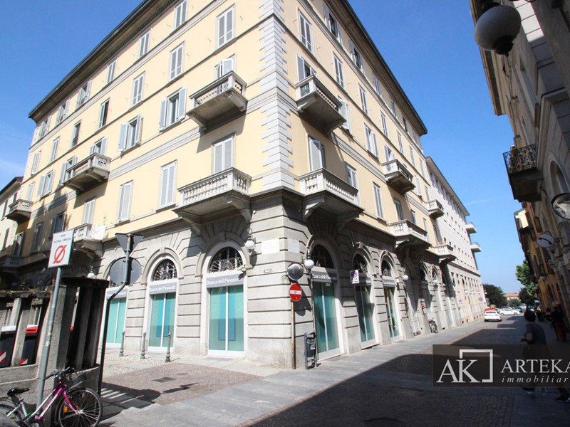Bilocale in Affitto a Novara, 1'100&euro;, 105 m²