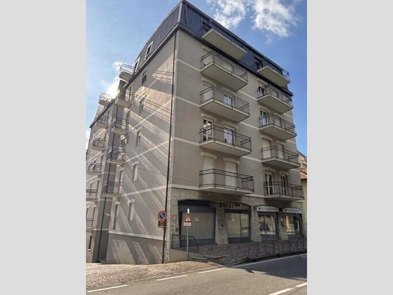 Trilocale in Vendita a Calolziocorte, 140'000&euro;, 98 m²