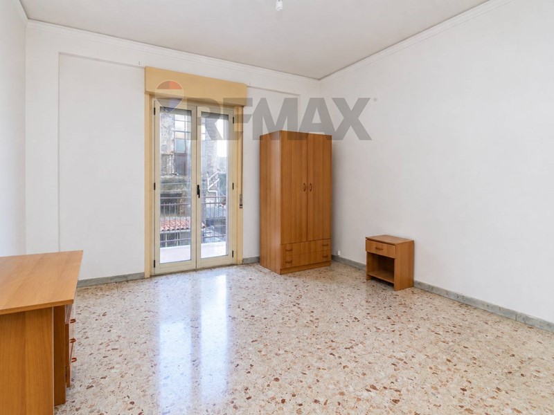 Quadrilocale in Vendita a Catania, 165'000&euro;, 147 m²