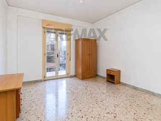 Quadrilocale in Vendita a Catania, 165'000&euro;, 147 m²