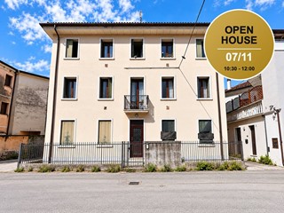 Quadrilocale in Vendita a Vicenza, 97'000&euro;, 77 m²