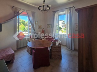 Trilocale in Vendita a Roma, 240'000&euro;, 75 m²