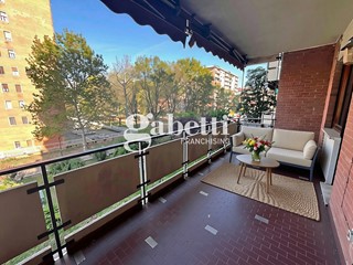 Appartamento in Vendita a Torino, 289'000&euro;, 160 m², con Box
