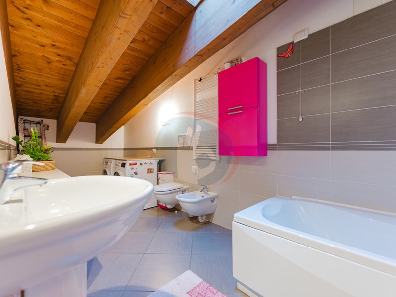 Appartamento in Vendita a Vigodarzere, 359'000&euro;, 190 m², con Box