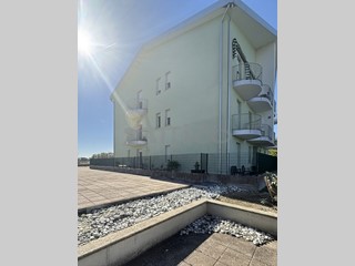 Appartamento in Vendita a Rovigo, zona CittÃ, 119'000&euro;, 75 m², con Box
