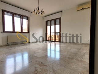 Trilocale in Affitto a Parabiago, 750&euro;, 90 m², con Box