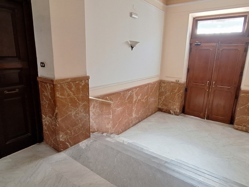 Appartamento in Vendita a Messina, 195'000&euro;, 150 m²