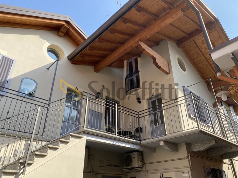 Trilocale in Affitto a Milano, zona Navigli Famagosta, 1'350&euro;, 80 m², arredato