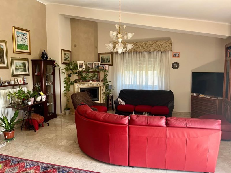 Appartamento in Vendita a Guardavalle, zona Via Nazionale 373, 95'000&euro;, 150 m², arredato