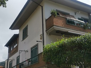 Appartamento in Vendita a Rocca di Papa, zona Via dei Laghi , 185'000&euro;, arredato, con Box