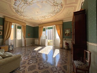 Appartamento in Vendita a Savona, 550'000&euro;, 230 m²