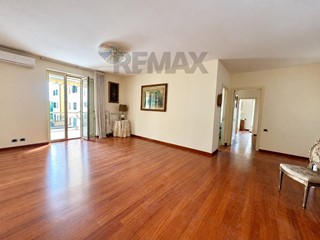 Trilocale in Vendita a Caserta, 275'000&euro;, 124 m²