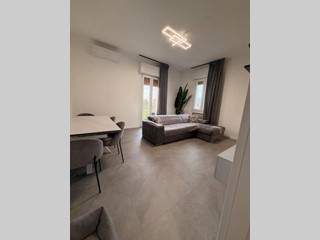 Trilocale in Vendita a Modena, 240'000&euro;, 90 m²