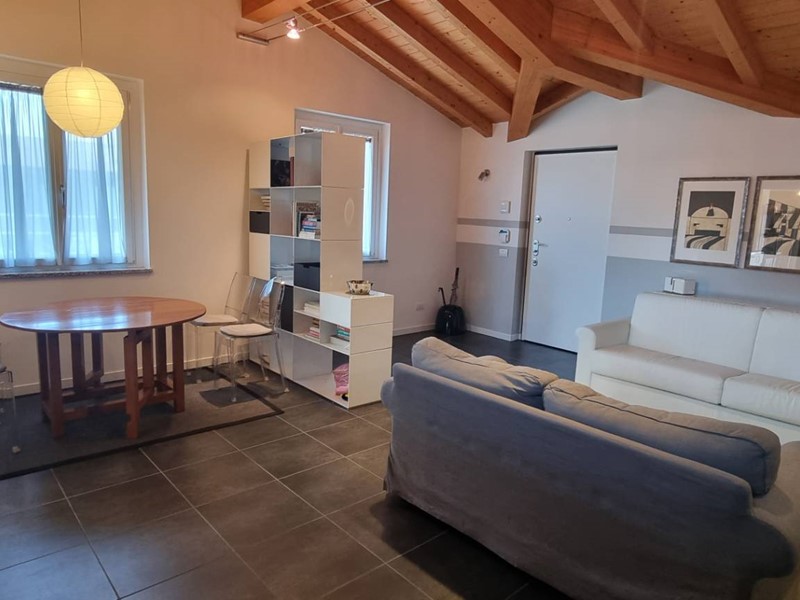 Attico in Vendita a Bellinzago Lombardo, 260'000&euro;, 113 m²