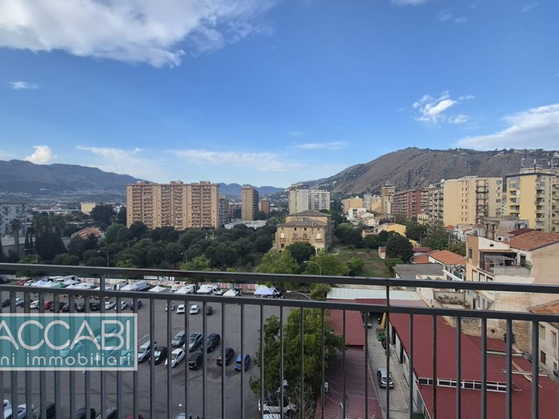 Appartamento in Vendita a Palermo, 280'000&euro;, 137 m²